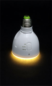 マジックバルブ 5W　バッテリー内蔵LED電球（電球色）